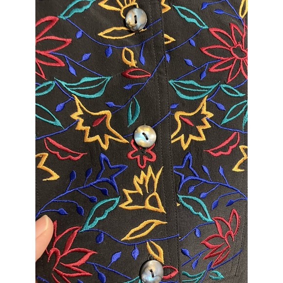 Vtg Womens 100% Silk Floral Embroidered‎ button front Blouse Black Sz Small - Picture 2 of 9